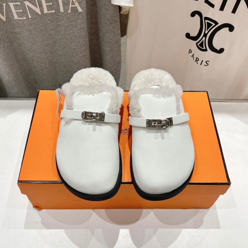 H**mes slippers